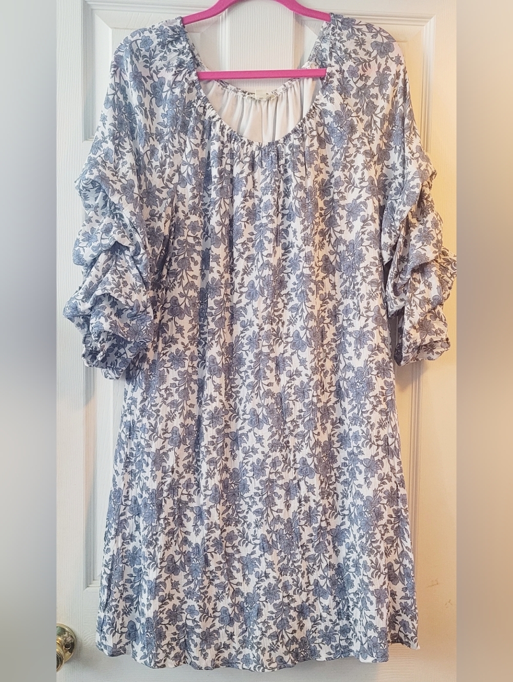 Plus: Blue Floral Ruffle Sleeve Shift Dress